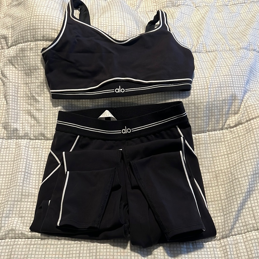Authentic Alo Yoga set 🔥